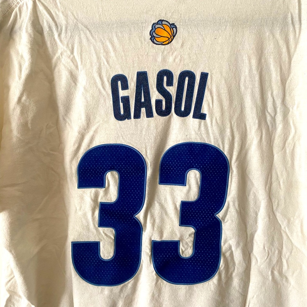 Men’s Grizzlies Marc Gasol large white T shirt 100% cotton in good condition